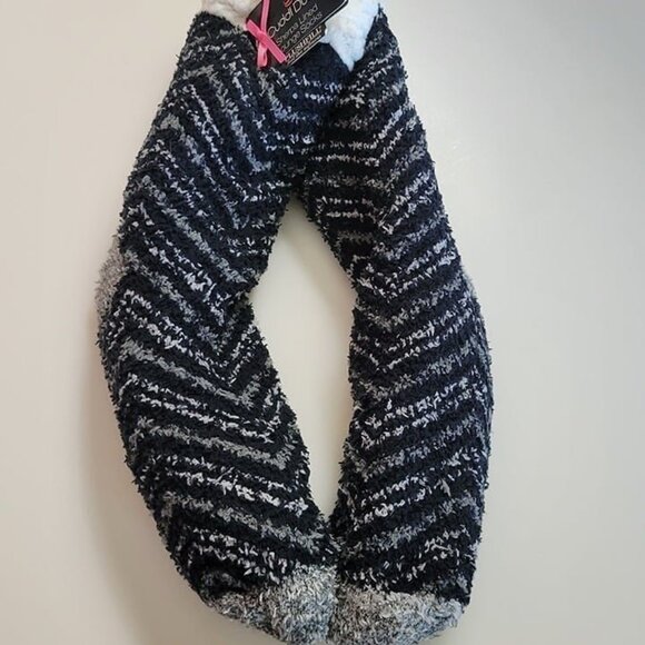 NEW Cuddl Duds sz 4-10 women's Faux Sherpa Lined Lounge Socks black gray NWT - Picture 2 of 4